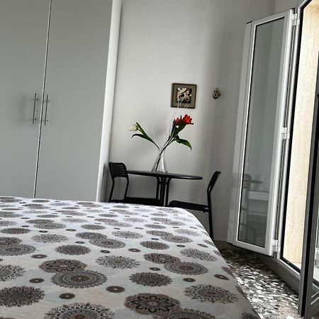 La Dimora Di Nonna Lucia Apartment โปลีญาโนอามาเร ภายนอก รูปภาพ